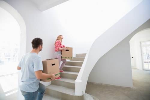 Spacious moving vehicle for furniture and boxes in Harlington